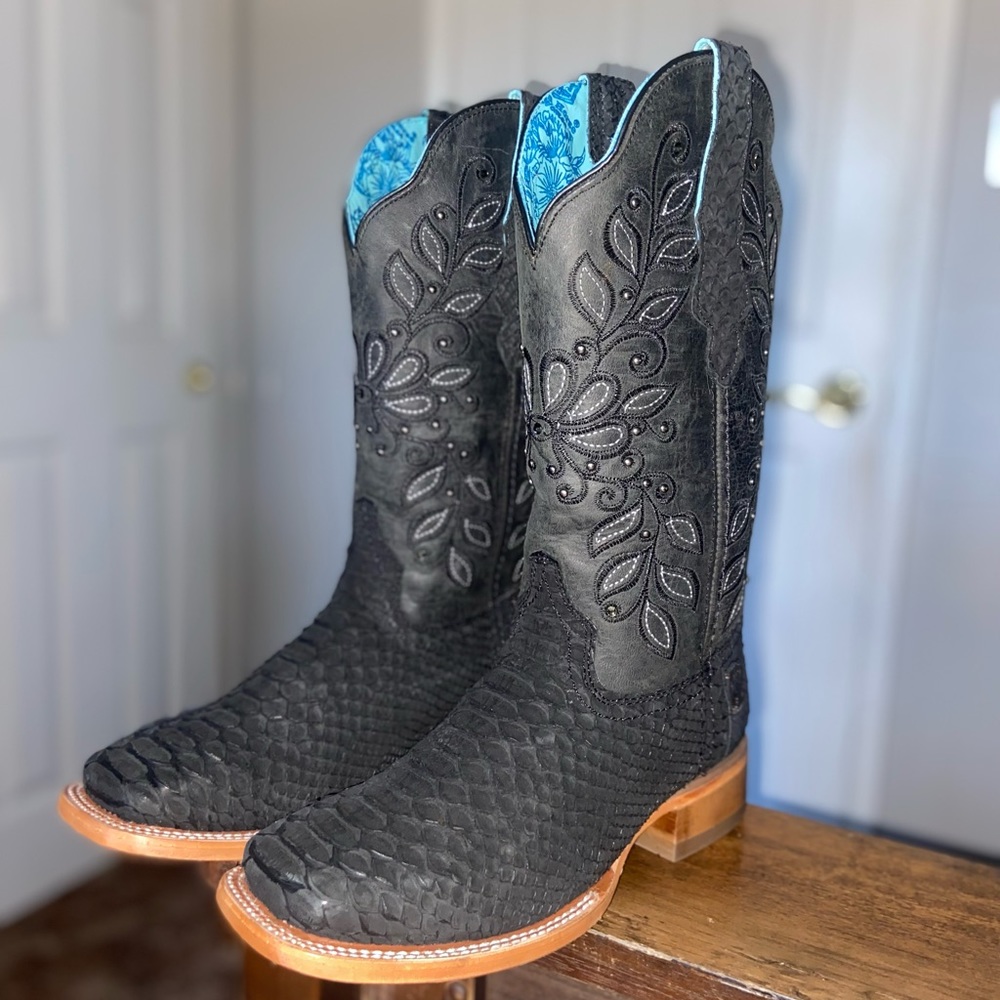 Nokota Horse Python Black Boots